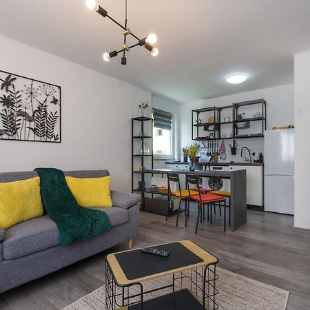 Apartment Retiro Пула Екстер'єр фото