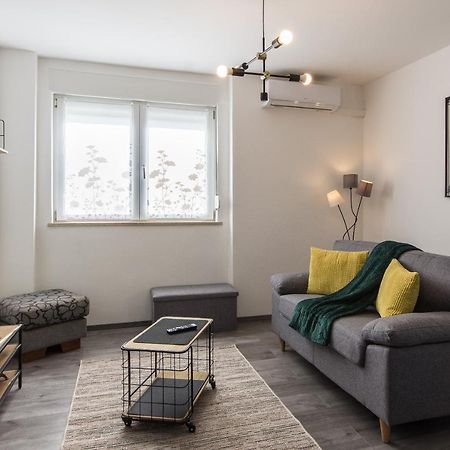 Apartment Retiro Пула Екстер'єр фото
