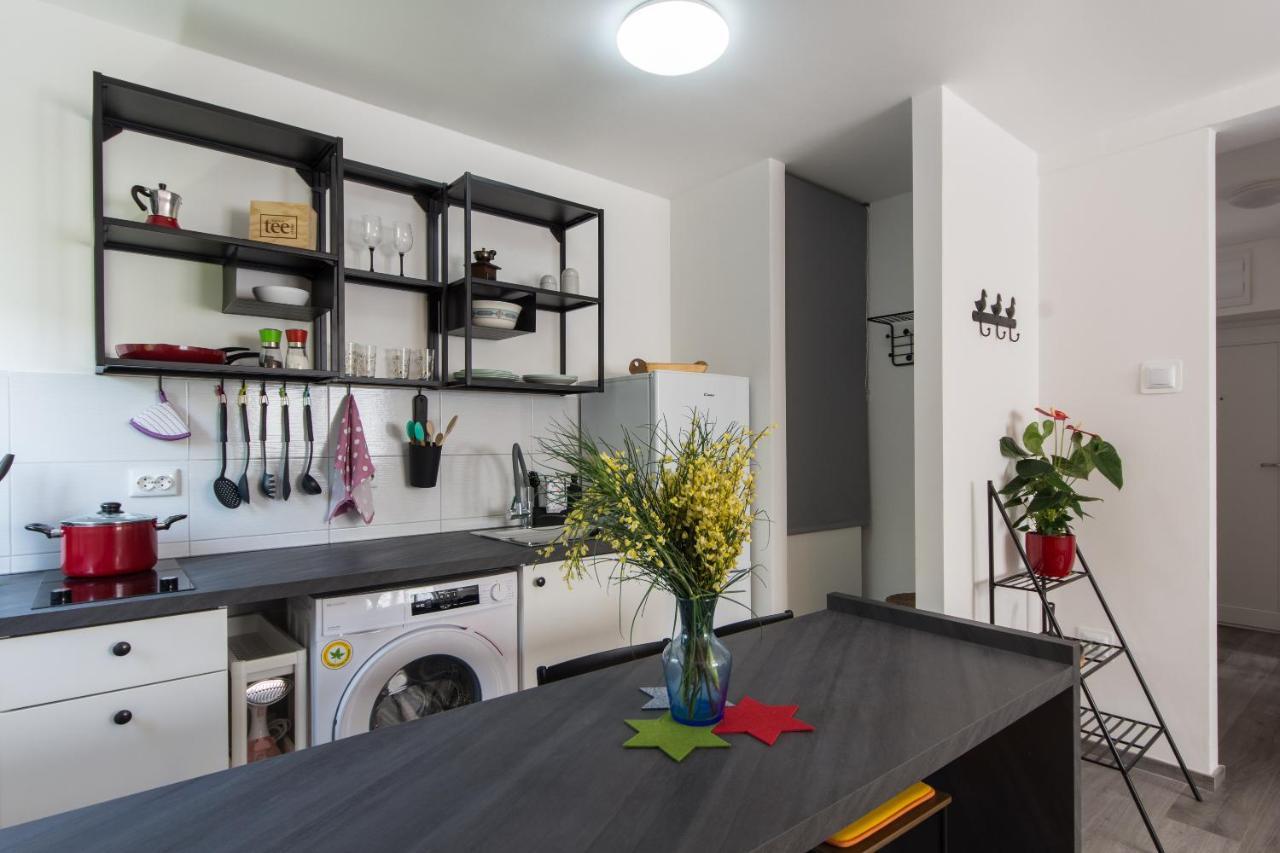 Apartment Retiro Пула Екстер'єр фото