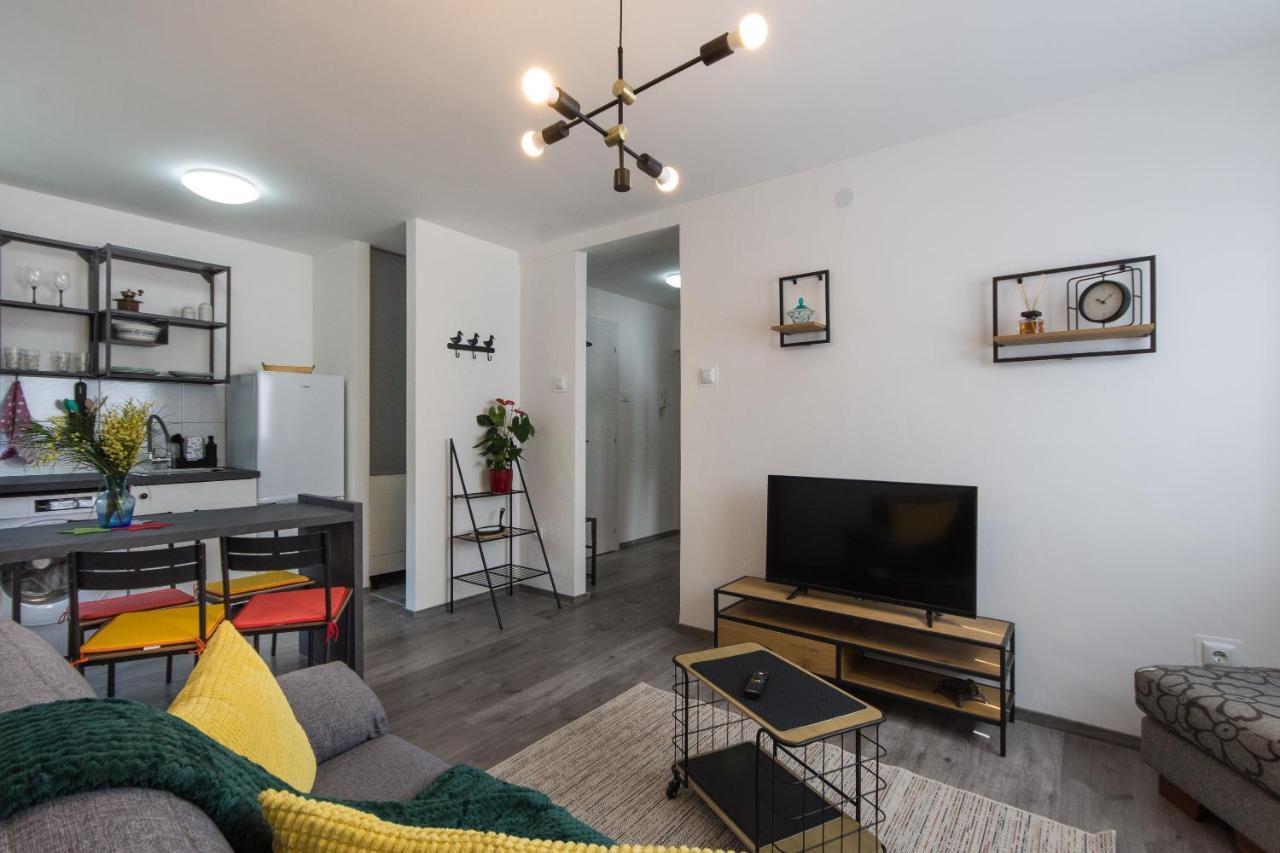 Apartment Retiro Пула Екстер'єр фото