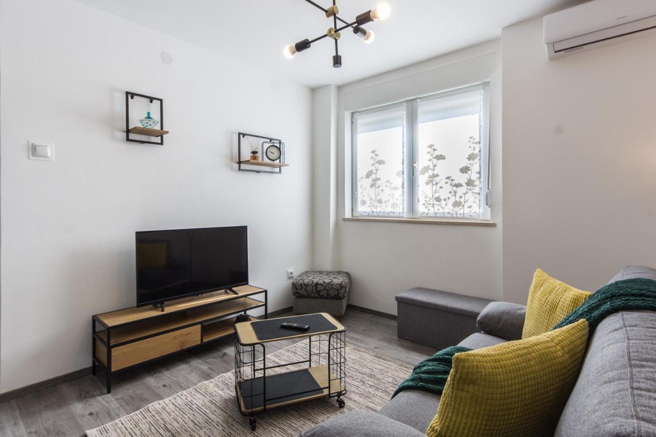 Apartment Retiro Пула Екстер'єр фото